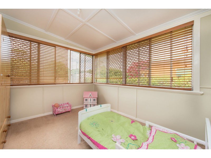 22 Henderson Street, Newtown QLD 4350