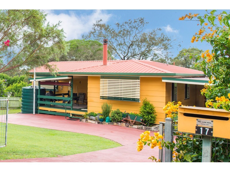 17 Railway Terrace, Crows Nest QLD 4355