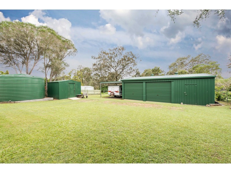 17 Railway Terrace, Crows Nest QLD 4355