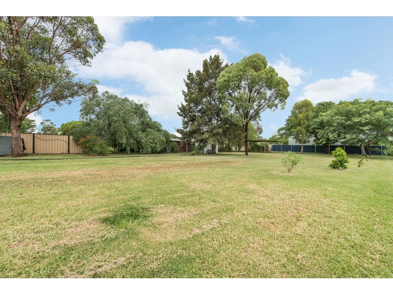 6 Peters Street, Goombungee QLD 4354