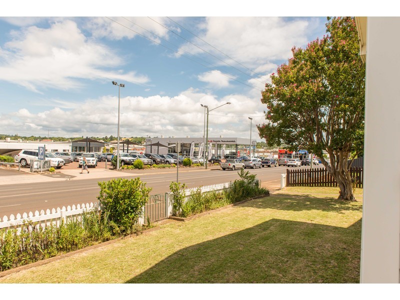 27 Clifford Street, Toowoomba City QLD 4350