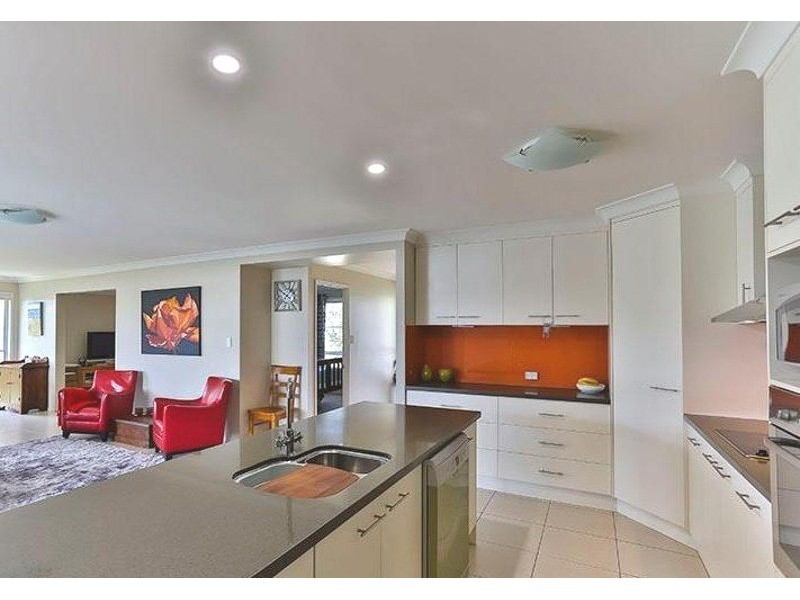 11 McCallum Court, Middle Ridge QLD 4350