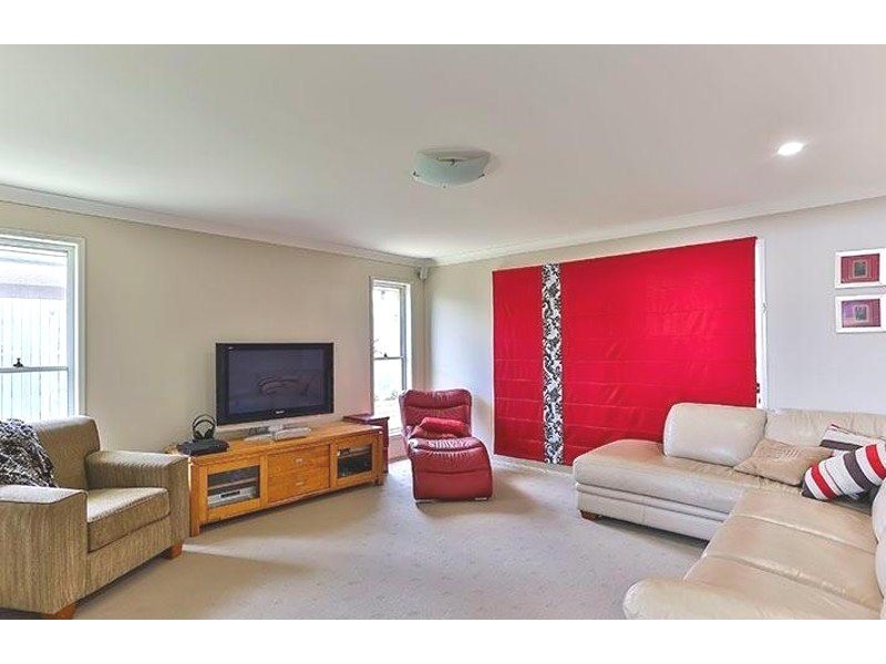 11 McCallum Court, Middle Ridge QLD 4350
