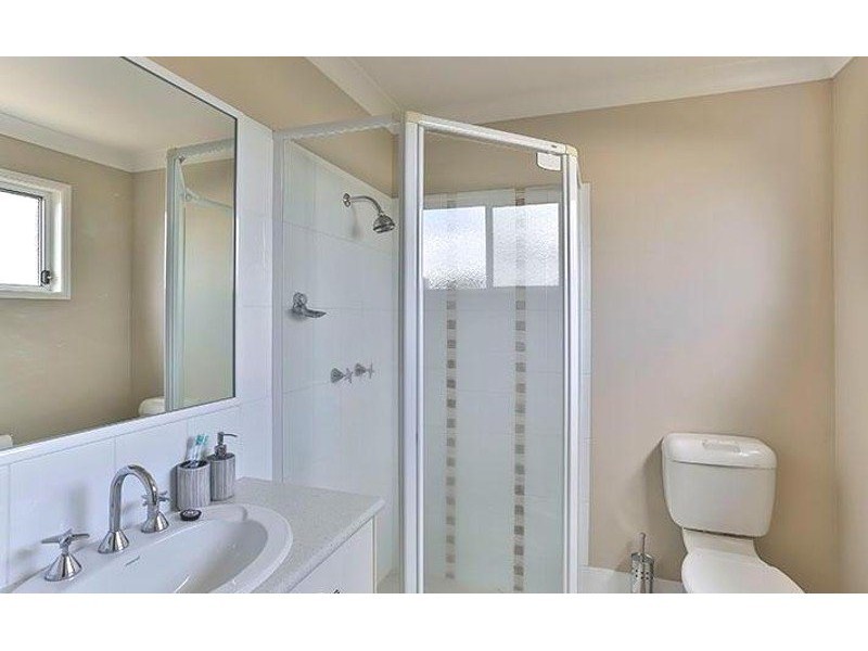 11 McCallum Court, Middle Ridge QLD 4350