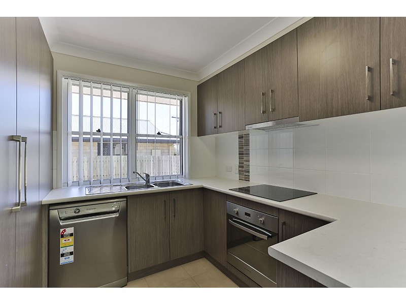 2/429 West Street, Darling Heights QLD 4350