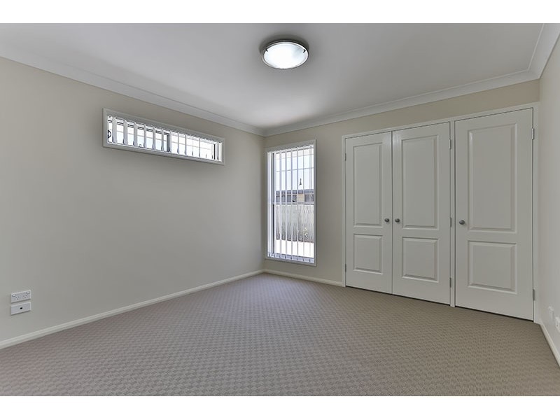 2/429 West Street, Darling Heights QLD 4350