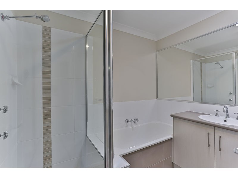 2/429 West Street, Darling Heights QLD 4350