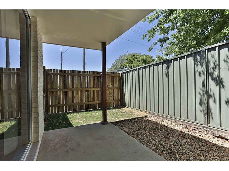 2/429 West Street, Darling Heights QLD 4350