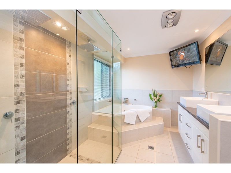 17 Fawngrove Drive, Glenvale QLD 4350