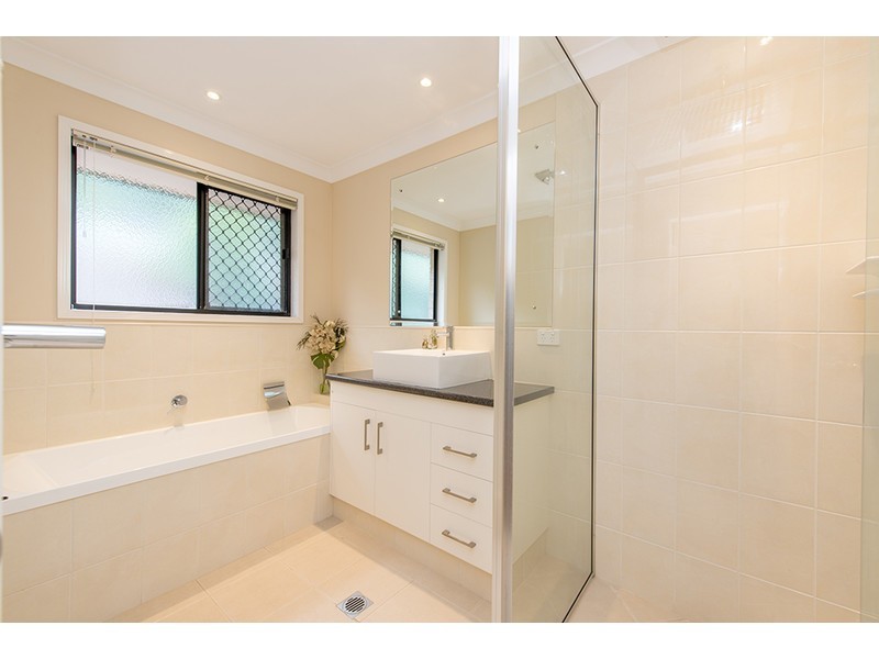 17 Fawngrove Drive, Glenvale QLD 4350