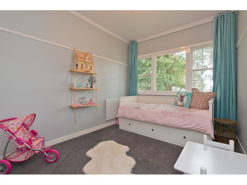 228 Campbell Street, Newtown QLD 4350