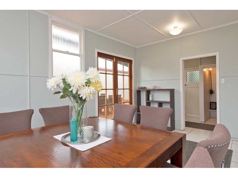 228 Campbell Street, Newtown QLD 4350