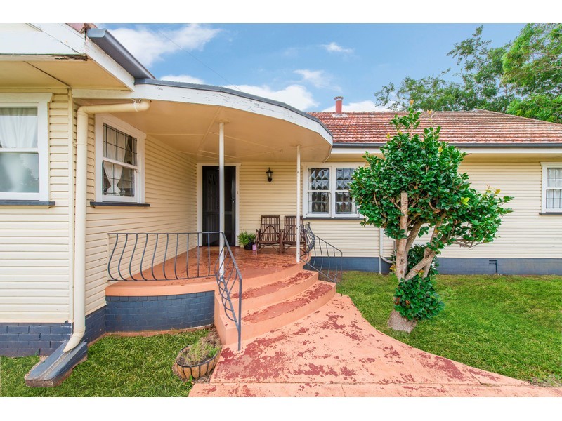 228 Campbell Street, Newtown QLD 4350