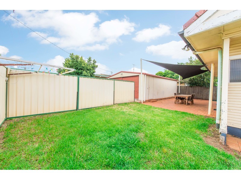 228 Campbell Street, Newtown QLD 4350