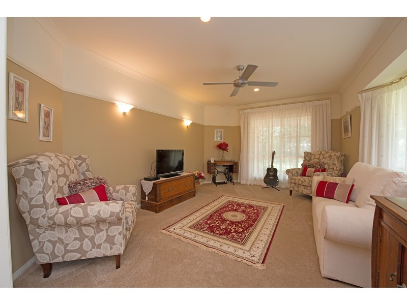 6 Wesley Court, Highfields QLD 4352