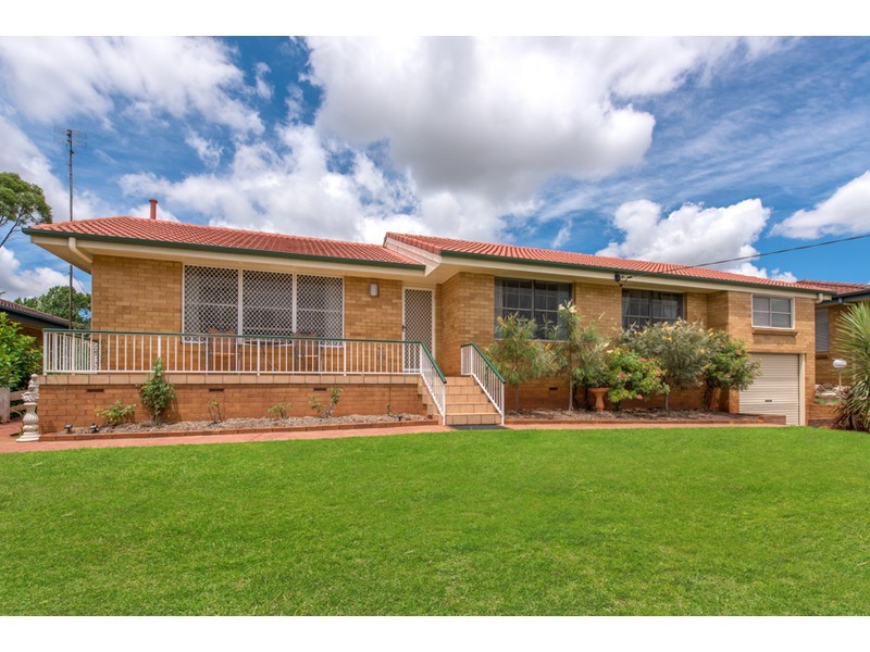 100 Long Street, Centenary Heights QLD 4350
