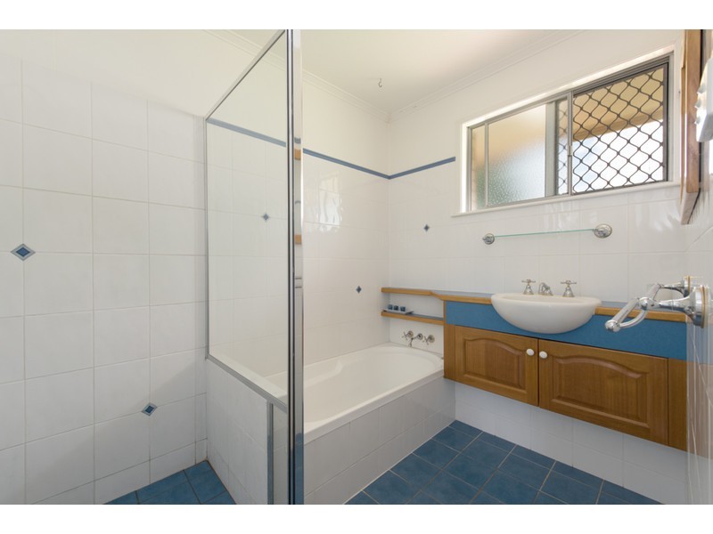 100 Long Street, Centenary Heights QLD 4350