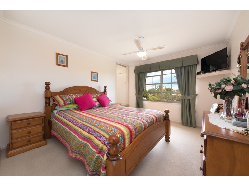 100 Long Street, Centenary Heights QLD 4350