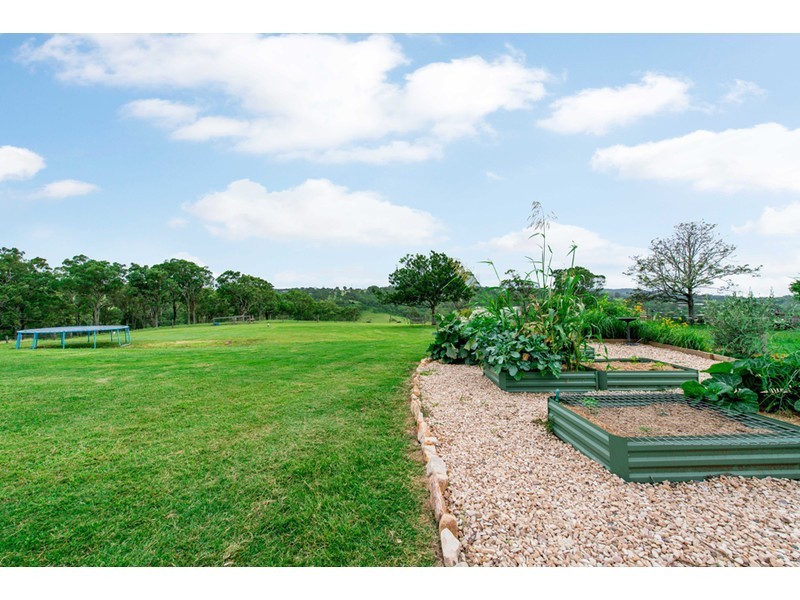 200 Postle Street, Mount Rascal QLD 4350