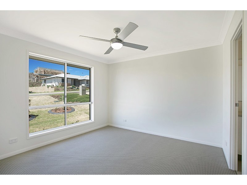 4 Parkview Drive, Glenvale QLD 4350