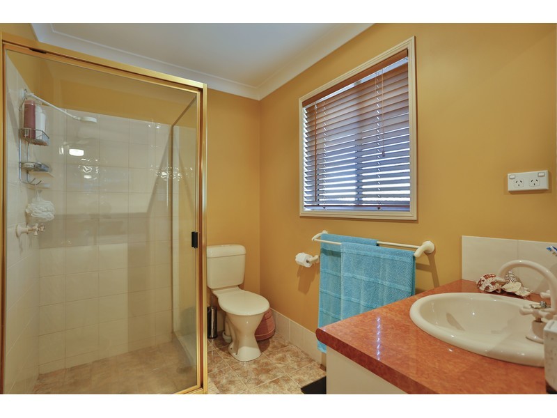 8 Bushnell Court, Rockville QLD 4350