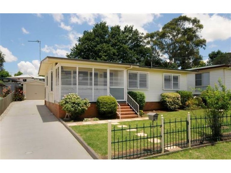 16 Teesdale Avenue, Newtown QLD 4350