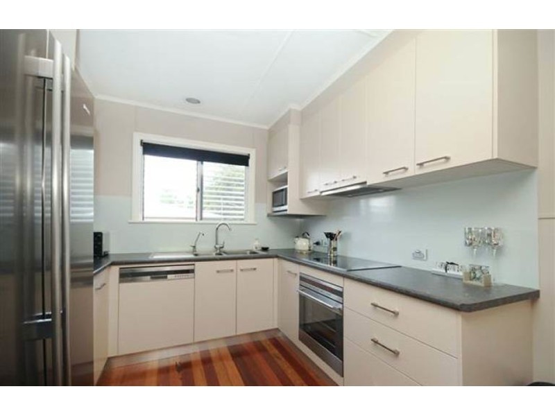 16 Teesdale Avenue, Newtown QLD 4350