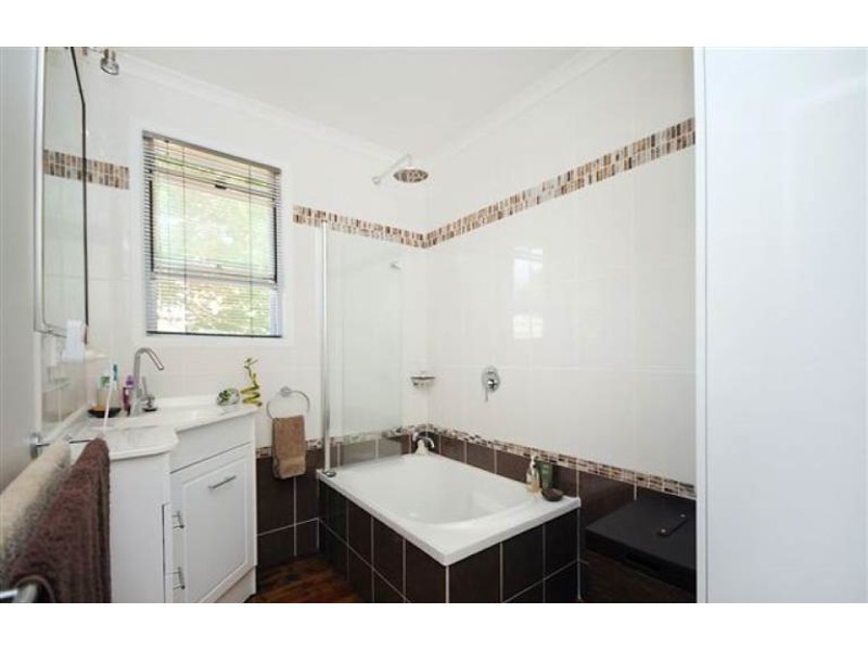 16 Teesdale Avenue, Newtown QLD 4350