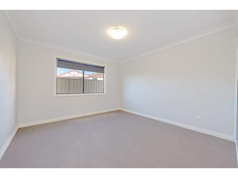 225 New England Highway, Harlaxton QLD 4350