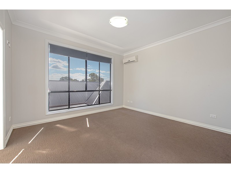 225 New England Highway, Harlaxton QLD 4350