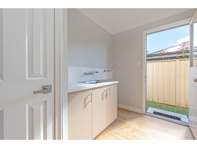 225 New England Highway, Harlaxton QLD 4350