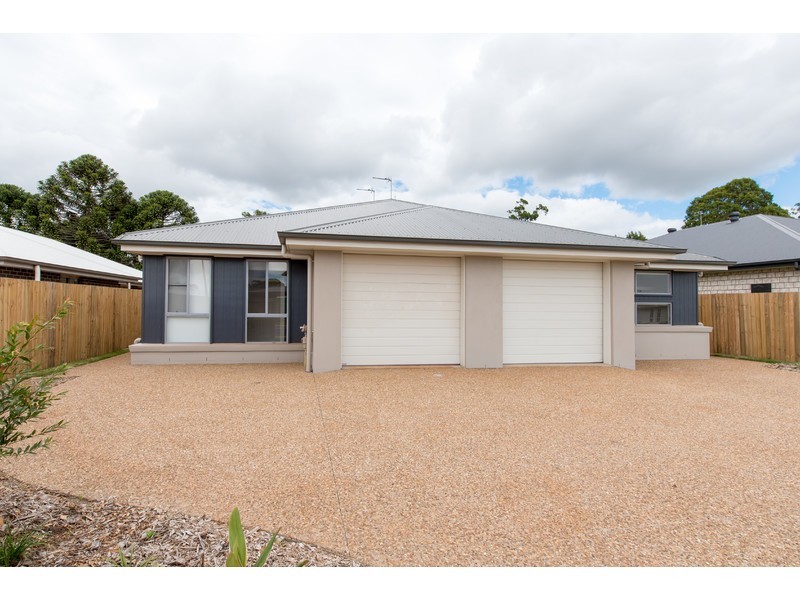 1/4 Sanctuary Drive, Cranley QLD 4350
