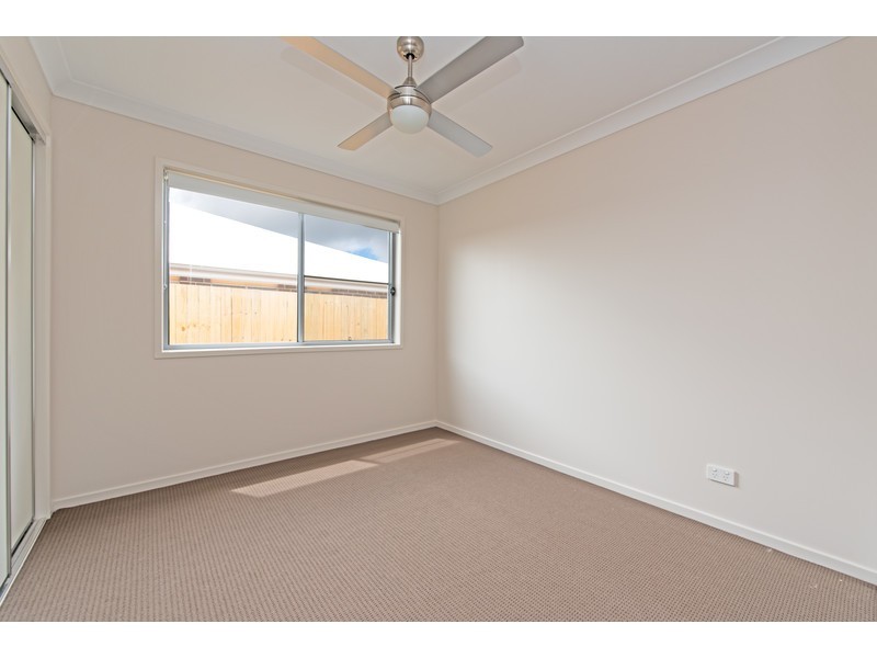 1/4 Sanctuary Drive, Cranley QLD 4350
