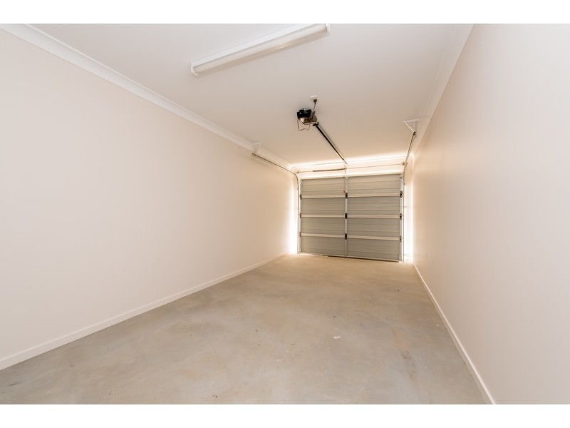 1/4 Sanctuary Drive, Cranley QLD 4350