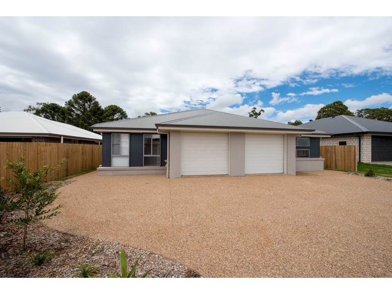 1/4 Sanctuary Drive, Cranley QLD 4350