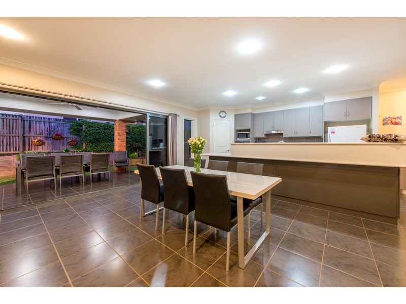 1 Krefter Crescent, Highfields QLD 4352
