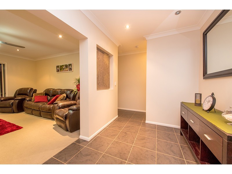 1 Krefter Crescent, Highfields QLD 4352