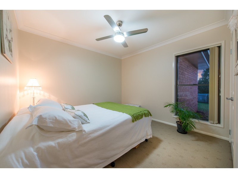 1 Krefter Crescent, Highfields QLD 4352