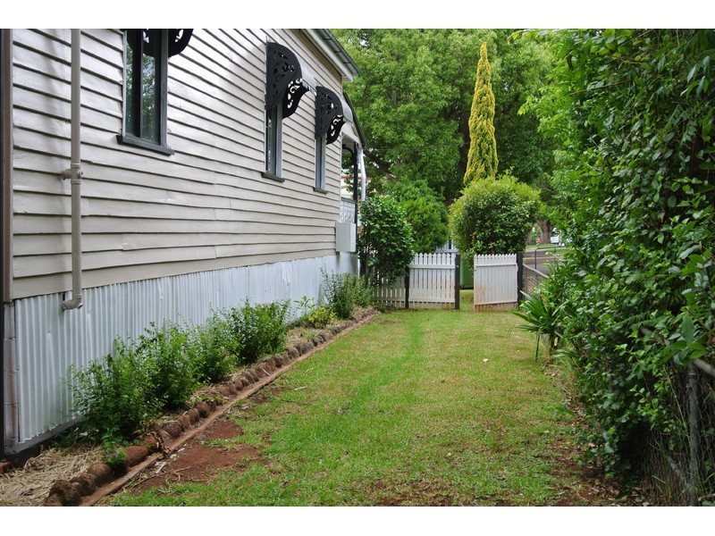 196 Perth Street, South Toowoomba QLD 4350