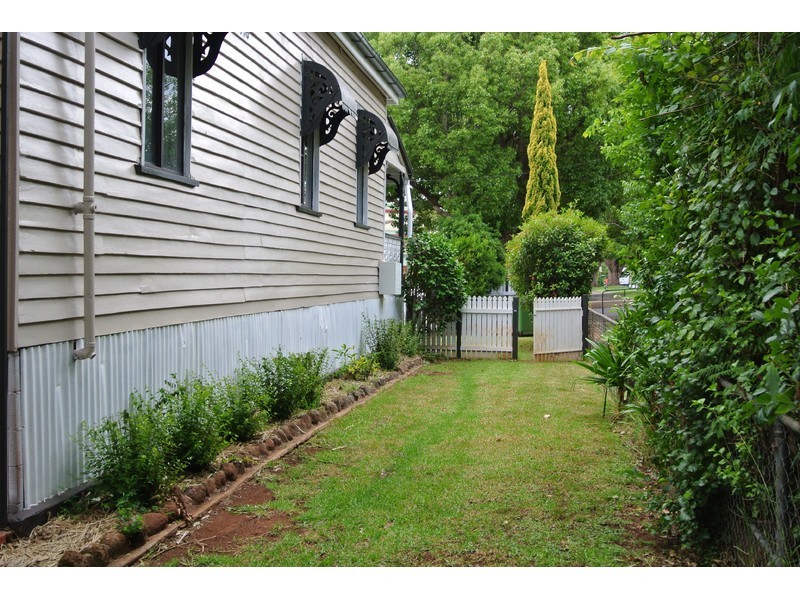 196 Perth Street, South Toowoomba QLD 4350