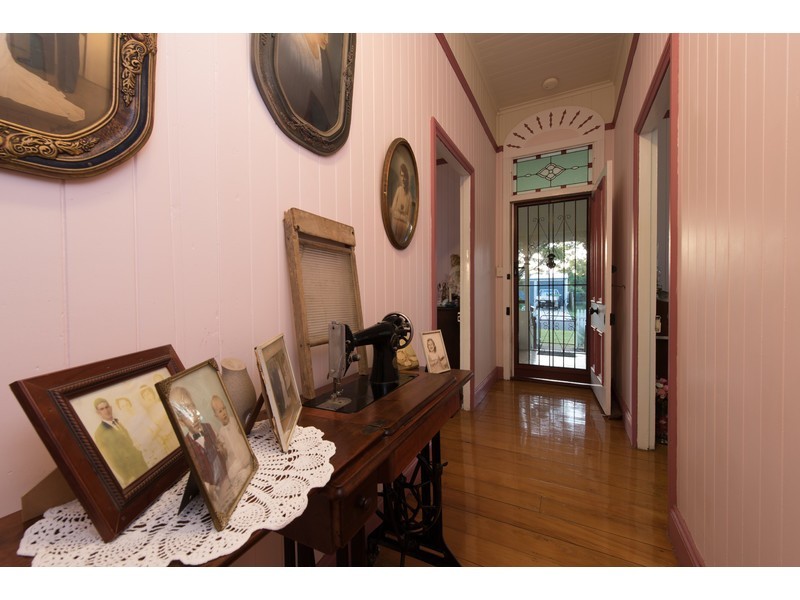 16 Northland Street, Newtown QLD 4350