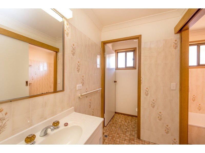 20 Arabian Street, Harristown QLD 4350