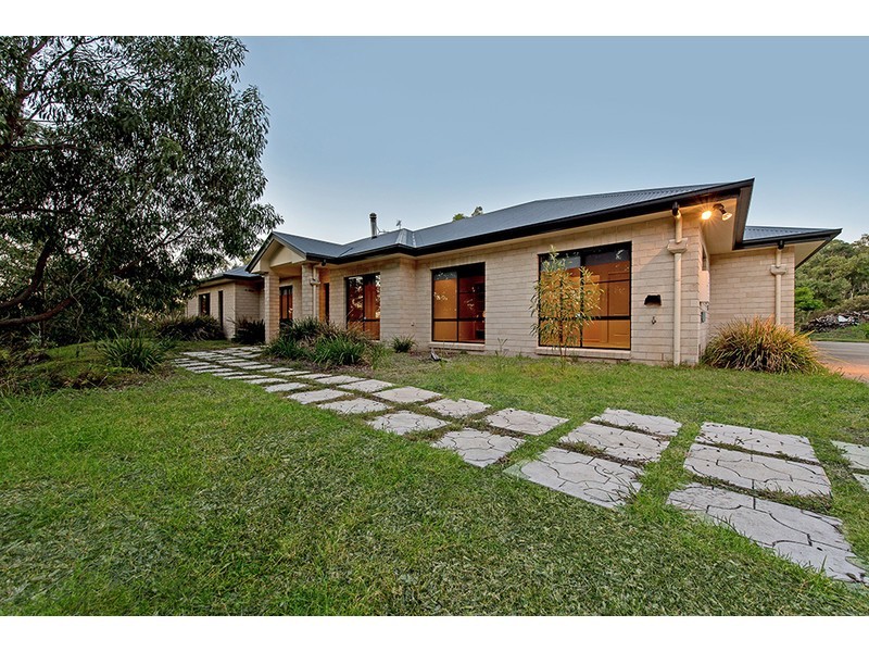 17 Rangeview Drive, Top Camp QLD 4350
