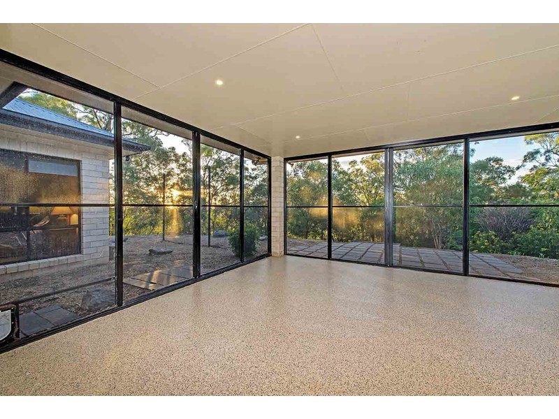 17 Rangeview Drive, Top Camp QLD 4350