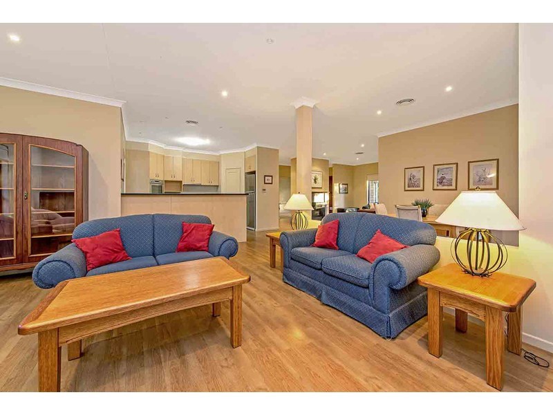 17 Rangeview Drive, Top Camp QLD 4350