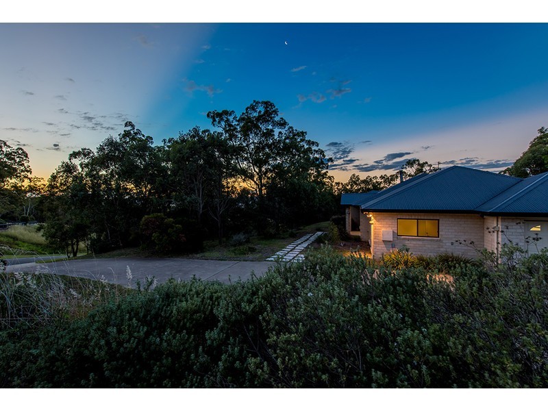 17 Rangeview Drive, Top Camp QLD 4350