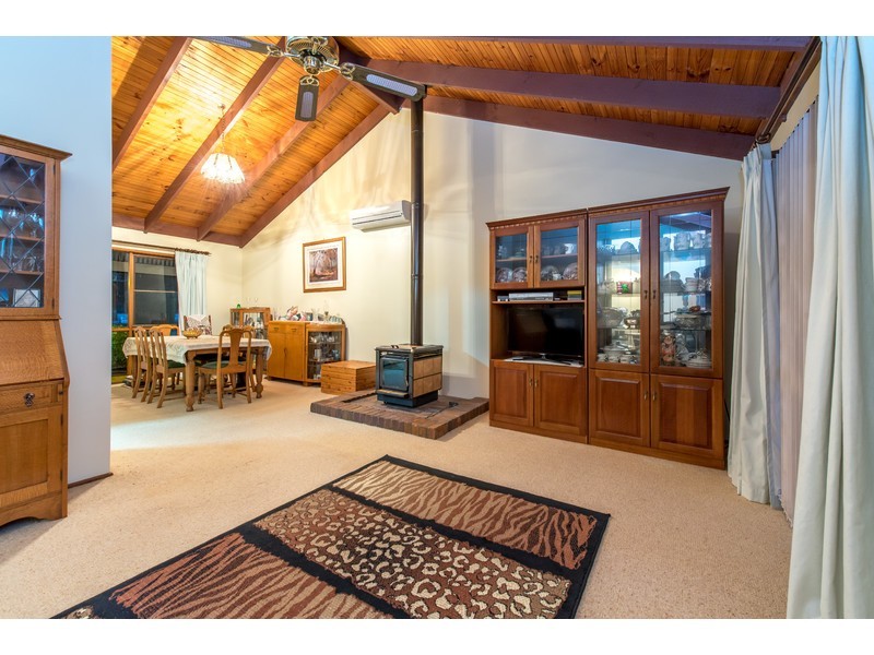 1 Michele Avenue, Highfields QLD 4352