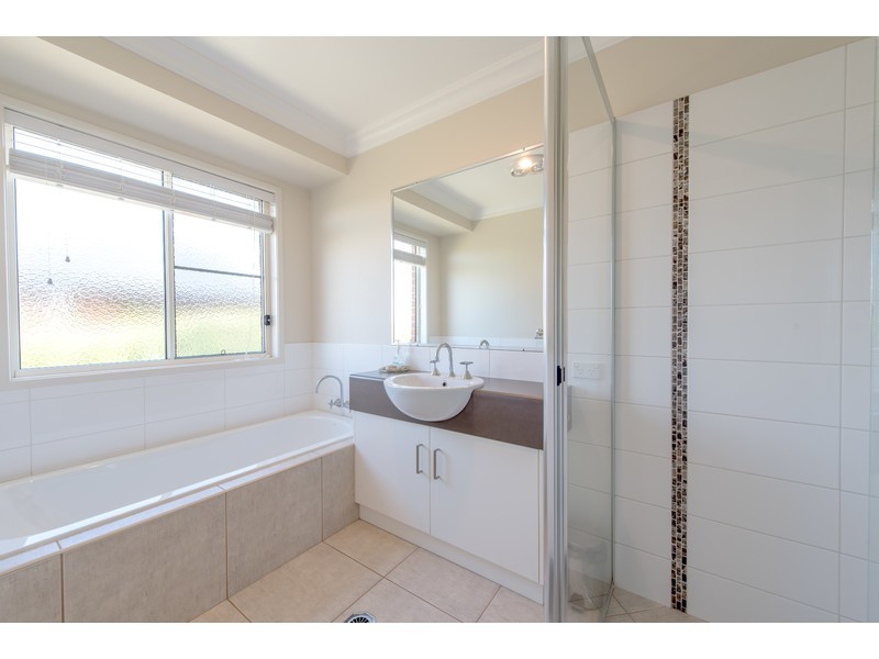 4 Ashford Drive, Wyreema QLD 4352