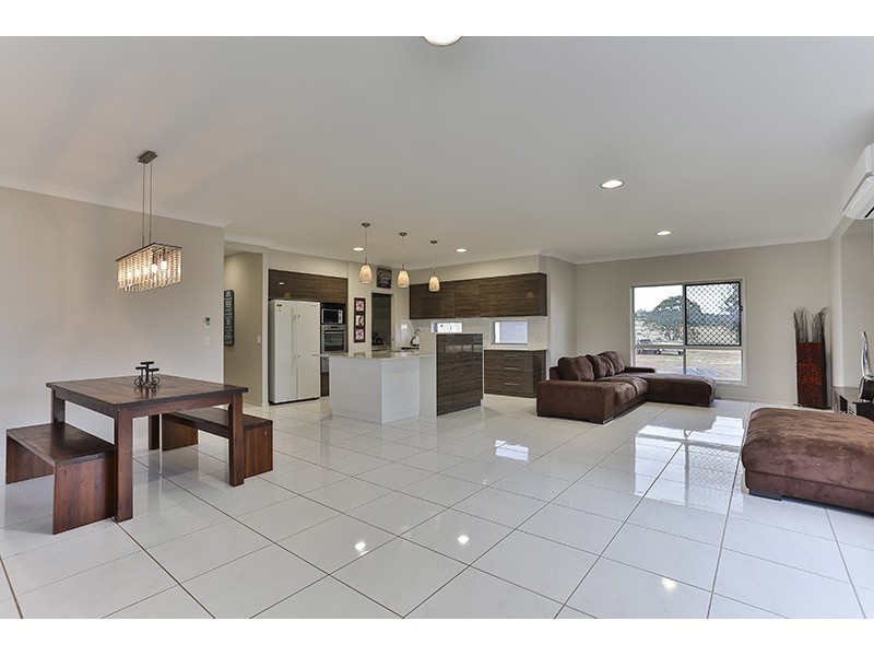 5 Frontier Court, Gowrie Junction QLD 4352