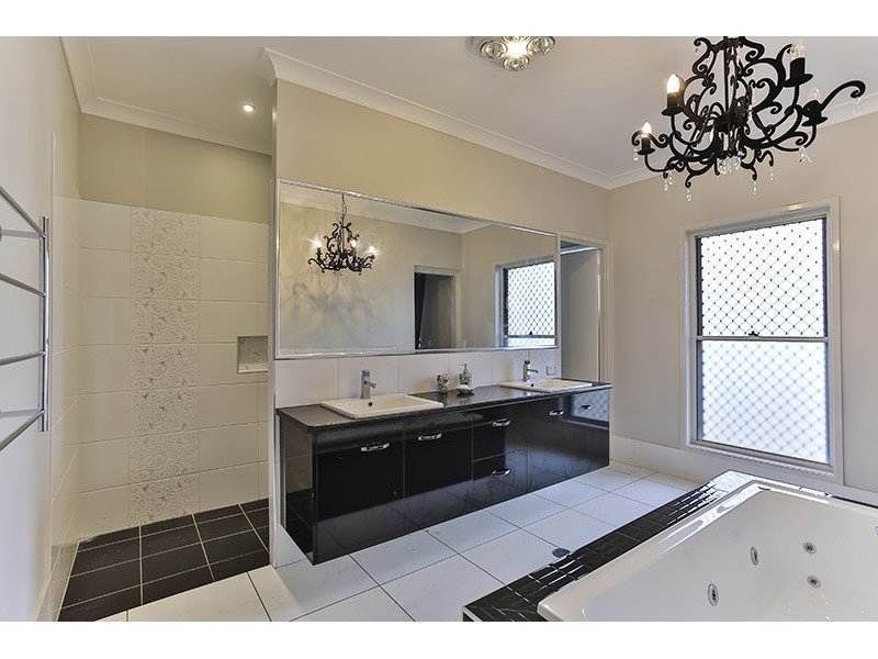 5 Frontier Court, Gowrie Junction QLD 4352